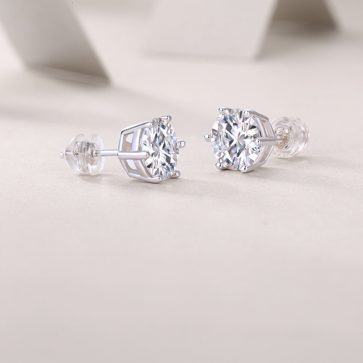 6-paw Fashionable And Versatile Earrings For Women