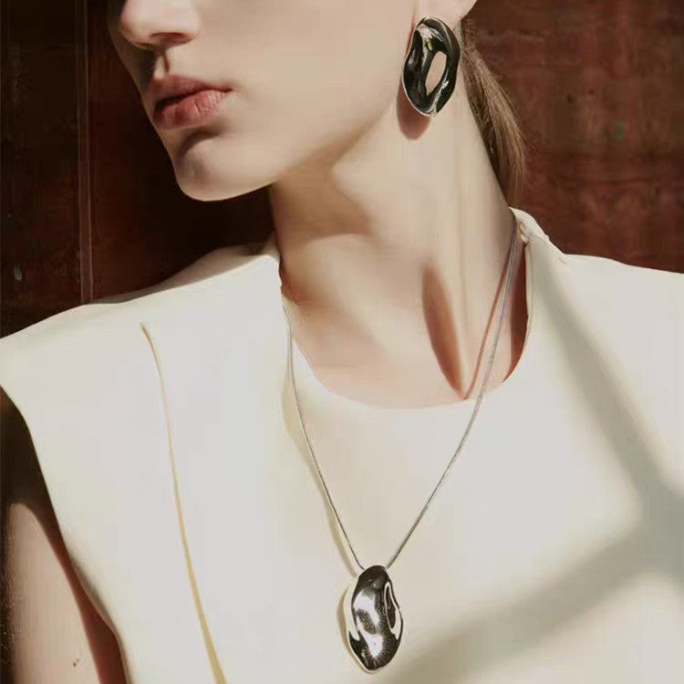 Women's Minimalist Irregular Shaped Metal Earrings