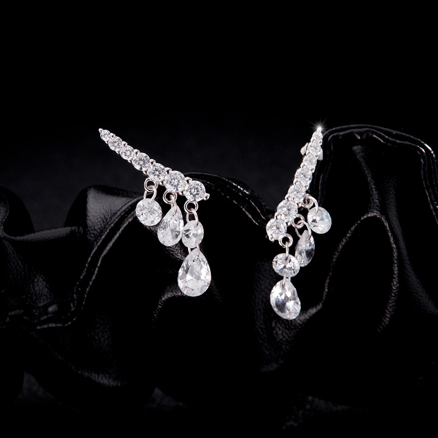 Exquisite Swaying Row Of Diamonds And Small Diamond Earrings For Women