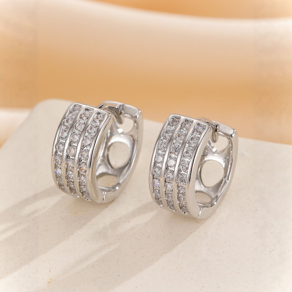 Fashionable And Minimalist Zircon Ear Buckle