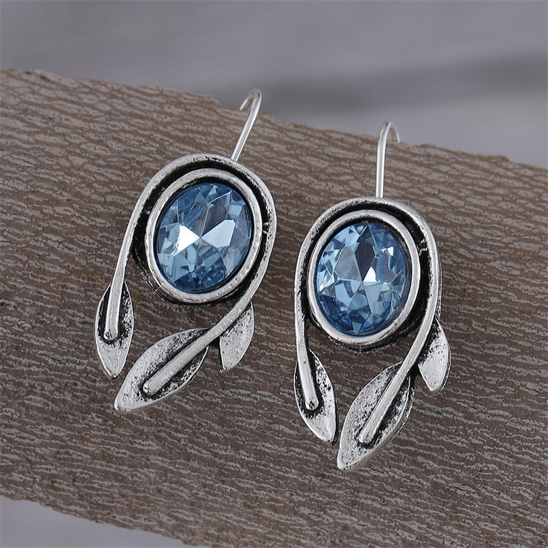 Women's Fashion Retro Minimalist Oval Leaf Earrings
