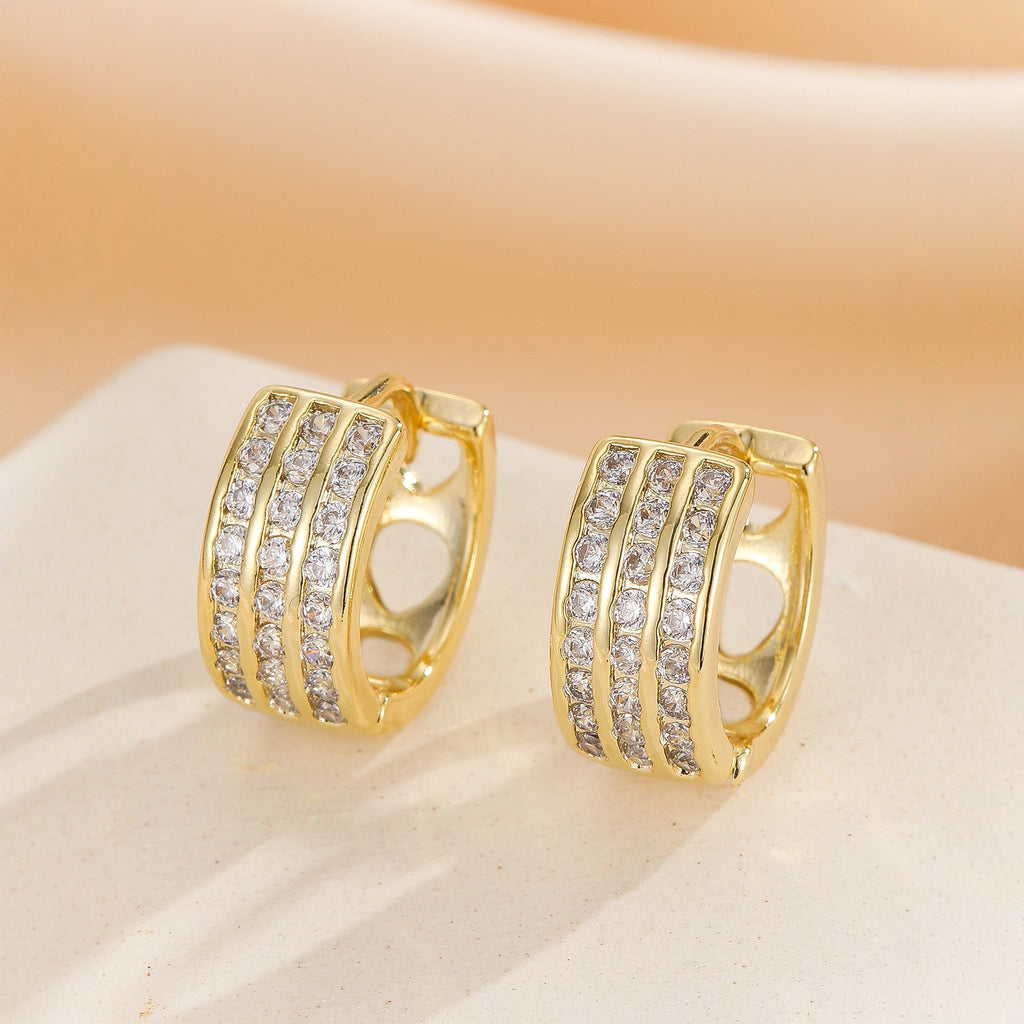 Fashionable And Minimalist Zircon Ear Buckle