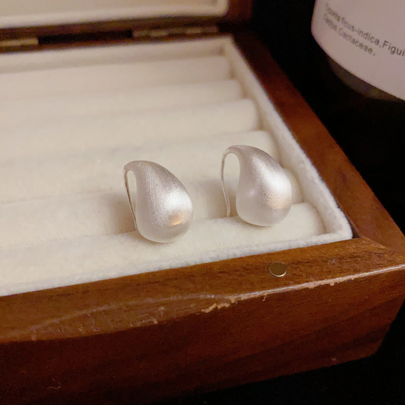 Fashionable And Minimalist Metal Droplet Earrings